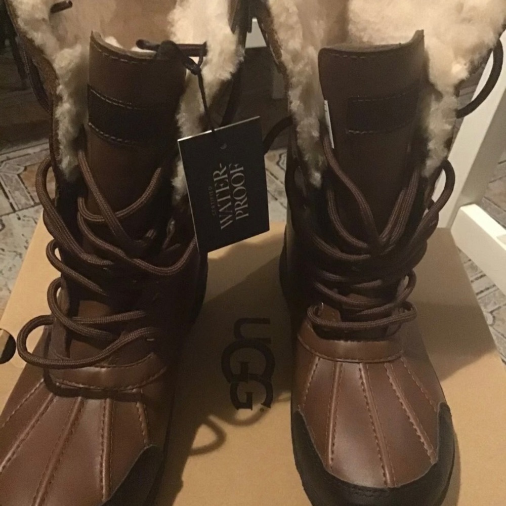 BIG KIDS UGG BUTTE II BOOTS